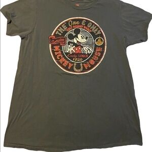 𝅺mickey Mouse Tee size Large